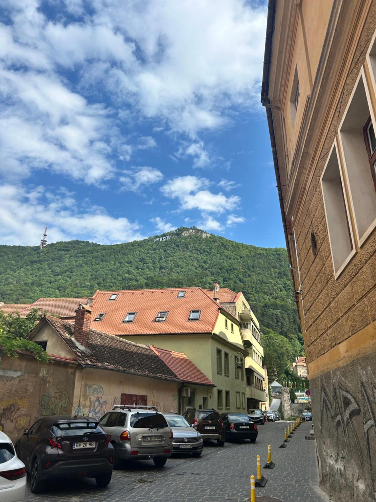 Old Town Elegance Apartment Brasov Bagian luar foto