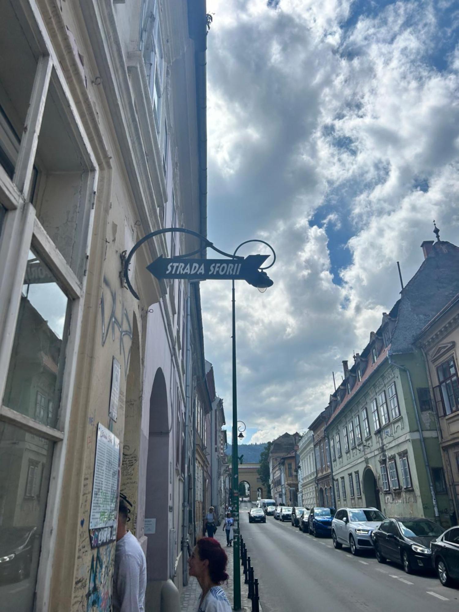 Old Town Elegance Apartment Brasov Bagian luar foto